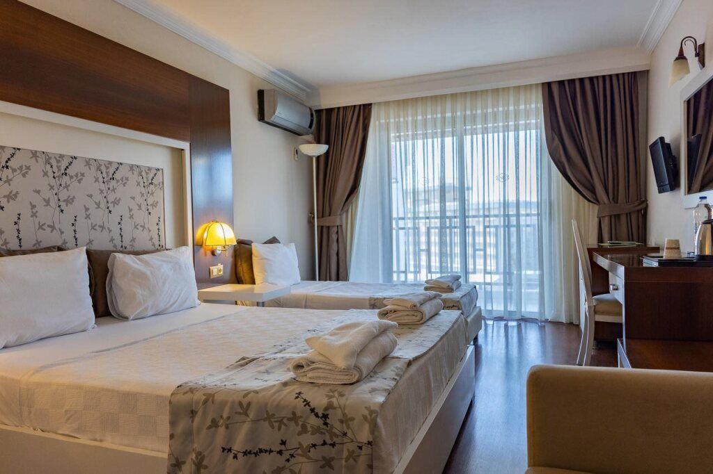 سينتينوس هوتل