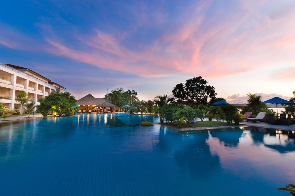 منتجع بينينسولا باي