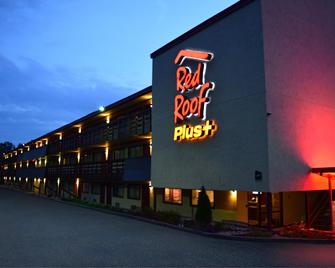 Red Roof Plus+ Pittsburgh East - Monroeville - Monroeville (Pensilvania) - Edificio