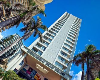 Meriton Suites Surfers Paradise - סרפרז פרדייז - בניין