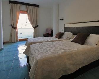 Hotel Bagni Arcobaleno - Deiva marina - Camera da letto