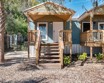 Fiddler's Restaurant and Resort - Steinhatchee - Edificio