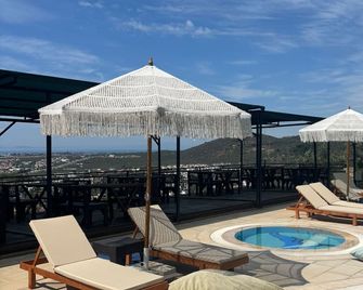 Gokyuzu Hotel - Akçay