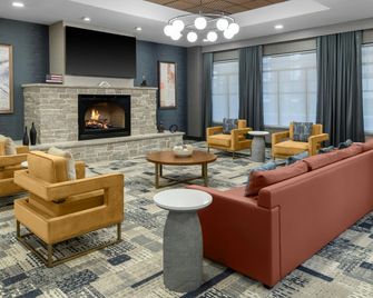 DoubleTree by Hilton Owatonna - Owatonna - Lounge