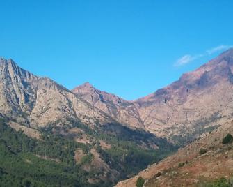 hamlet of ZITAMBOLI 900m above sea level and 1 hour from the sea escala hikes - Albertacce - Vista del exterior