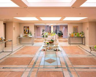 Courtyard by Marriott Rome Central Park - Roma - Lobby