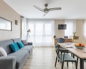 Appart'City Classic Limoges - Limoges - Living room