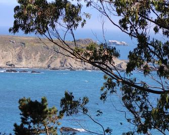 The Pelican Retreat, a rustic apartment with scenic ocean views! - Jenner