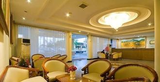 Hotel Sinar 2 - Σουραμπάγια - Σαλόνι ξενοδοχείου