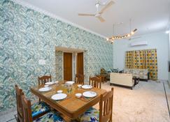 Homestay worth exploring - Raipur - Dining room