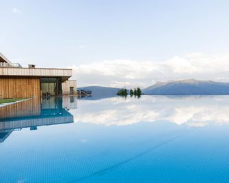 Tratterhof Mountain Sky Hotel - Maranza - Pool