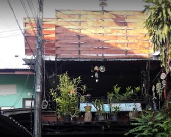 Adchara Mansion - Chiang Rai - Außenansicht