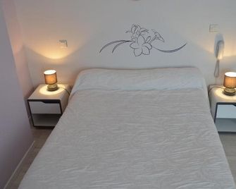 Hôtel Gardenia - Biarritz - Bedroom