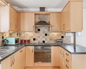 Chestnut Contractor Stays - Wellingborough - Kuchyň