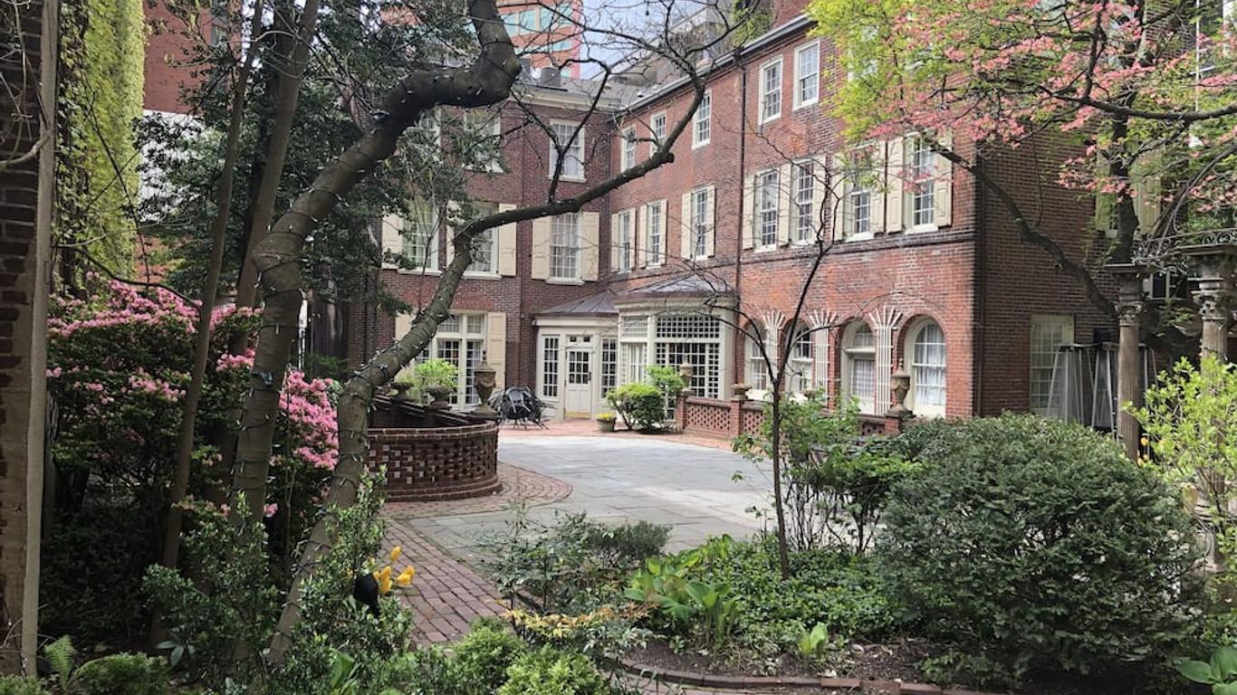 Morris House Hotel