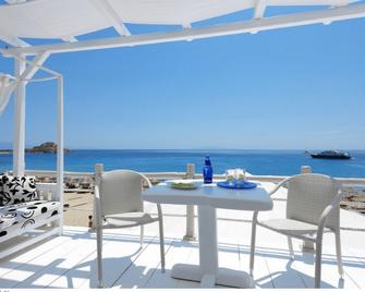 Mykonos Palace Beach Hotel - Platis Gialos - Balcón