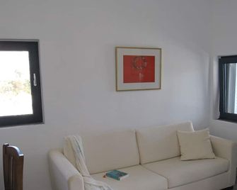 Vegera Beach Front House - Donoussa - Living room