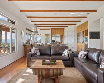 Private Ranch Retreat - Lompoc - Living room