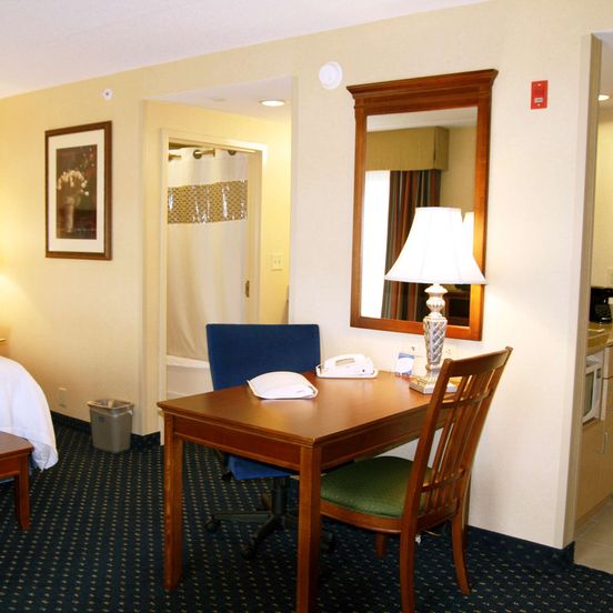 Bedroom view of Hampton Inn & Suites Fredericksburg South