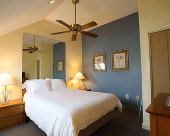 Inns of Waterville Valley Loft Unit with passes to Athletic Club (406) - Waterville Valley - Bedroom