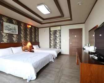 Muan Beach Hotel (Korea Quality) - Muan - Bedroom