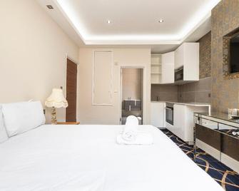 Hyde Park Rooms & Apartments - London - Bedroom