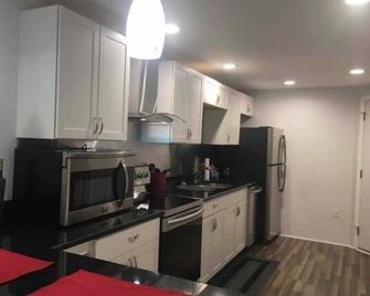 Beautiful studio in historic downtown Maysville - Maysville - Kitchen