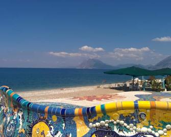 Delfini Hotel - Patras - Beach