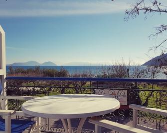 Nefeli Wind Club - Vasiliki - Balkon