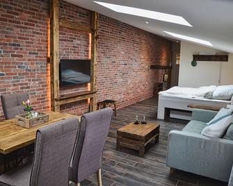 Special break for two in East Friesland, fenced garden & terrace - Grossefehn - Bedroom