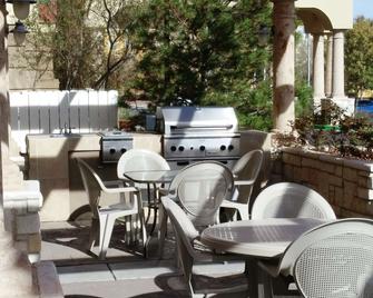 Hampton Inn & Suites Albuquerque-Coors Road - Albuquerque - Patio