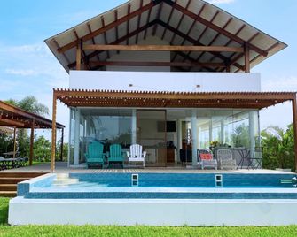 HOP Mykonos en Playa y Naturaleza de Chincha - Pisco - Pool