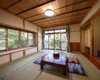 Minshuku Tsutaya - Yufu - Essbereich