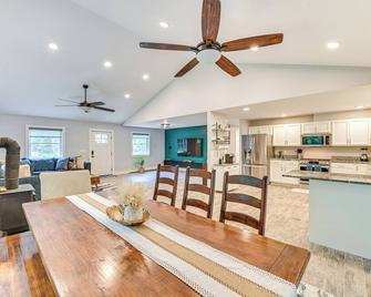 Fish and Swim Home with Catskill Creek Views! - East Durham - Comedor