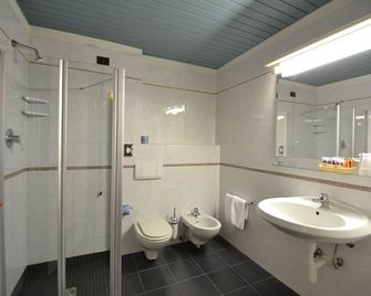 Sun Hotel - Rubiera - Salle de bain