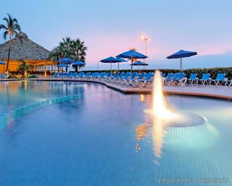Holiday Inn Veracruz Boca Del Rio by IHG - Boca del Río - Piscina
