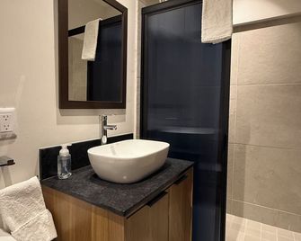 Homa Lofts - Colima - Bathroom