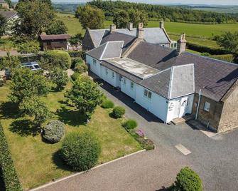 Babingtons Cottage is 2.5 miles from Coldstream in the Scottish Borders - Coldstream - Byggnad