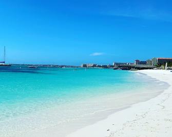 Movida Inn Aruba - Noord - Beach