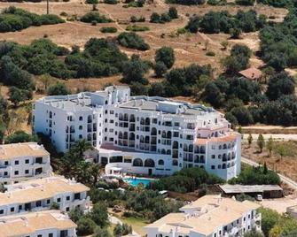 Alvor Red Nice Terrace Flat - Alvor - Budova