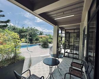 Ilawoods Resort and Sanctuary Batangas - Lemery - Balcón