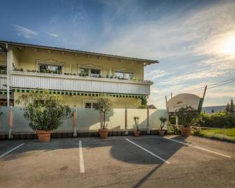 Hotel Weidenhof - Klagenfurt - Building