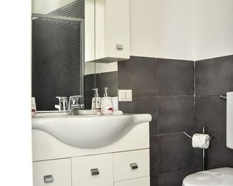 Villa Antonella, app. Vittoria - Tavernerio - Baño