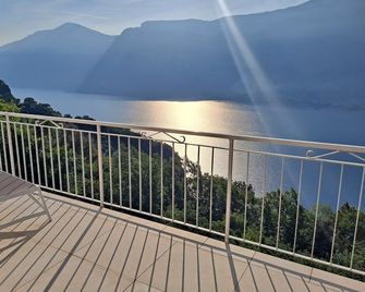 Villa with Lake View - Campione del Garda - Balcony