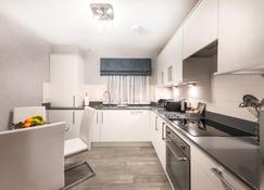 The Knight Residence Apartments by Mansley - Edinburgh - Kitchen