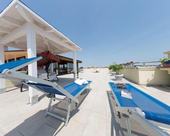 Hotel Tessarin - Taglio di Po - Building