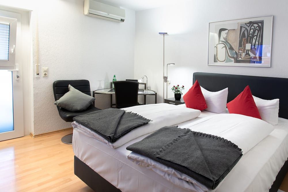 Hotel Rosenhof Gmbh - Ramstein-Miesenbach - Bedroom