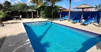 Caribbean Chillout Apartments - Kralendijk - Piscina