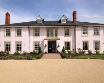 Nyland Manor - Cheddar - Budova