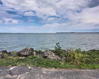 Spacious Lakeside Cottage - 2 Miles to Marblehead! - Lakeside - Beach